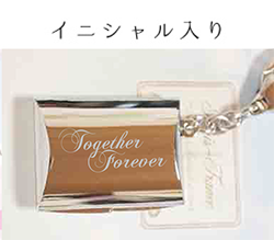 ロケットキーホルダー　イニシャル入れ