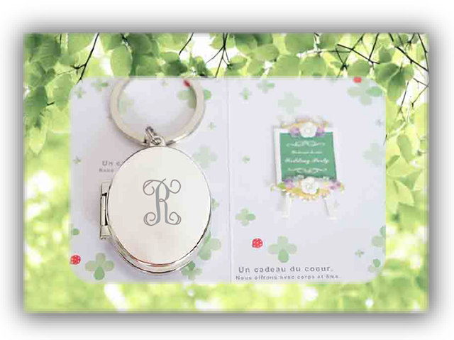 キーホルダー　ロケット